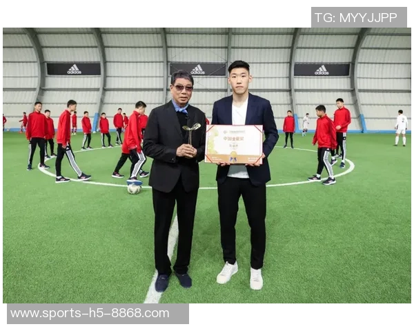 马德兴呼吁重视85后教练王洪亮为土帅树立榜样推动中国足球发展